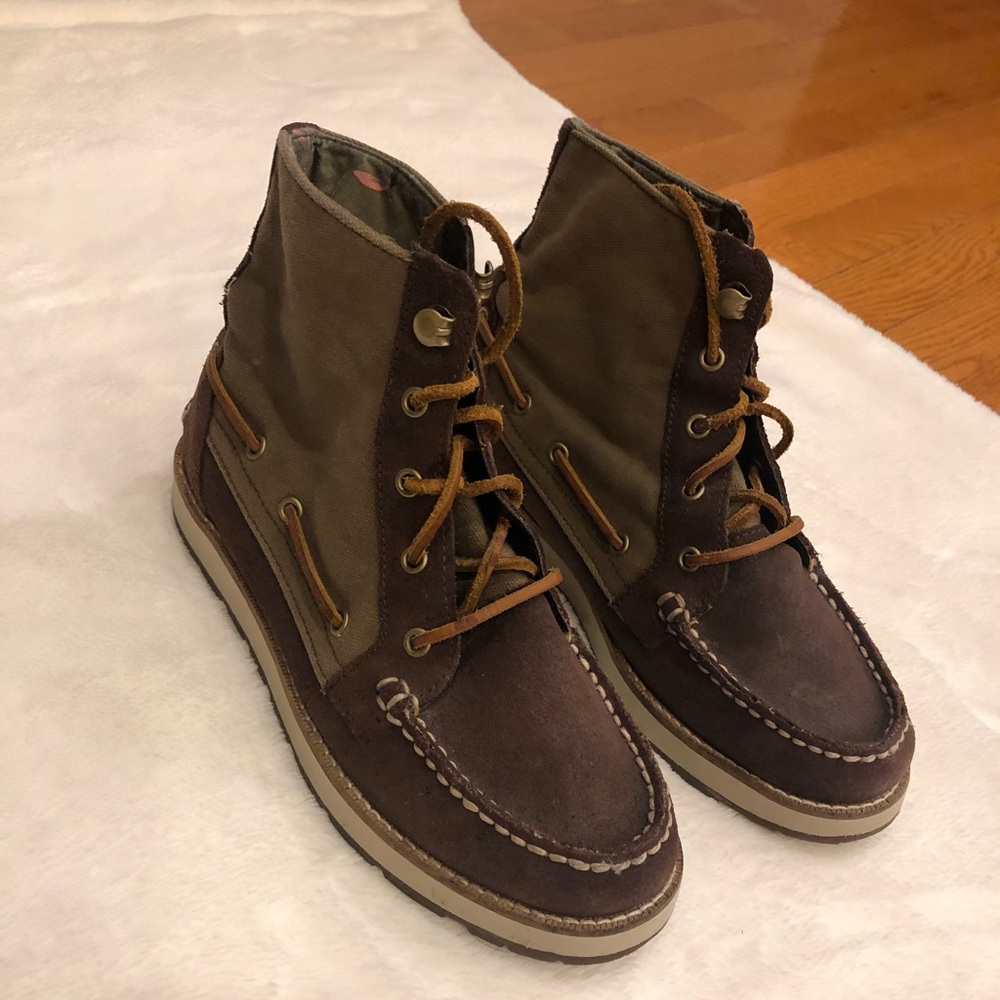sperry leather high tops size 5.5